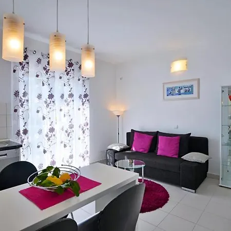 Sunset Apartment *