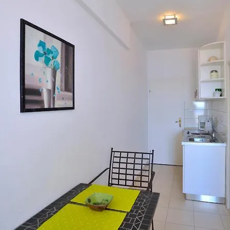 Sunset Apartment *
